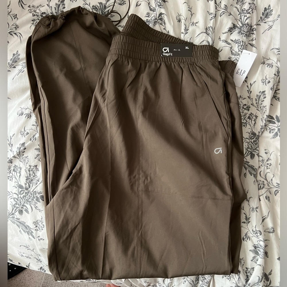 Gap | X-Large Olive Green Jogger Cargo Pants (brand new)